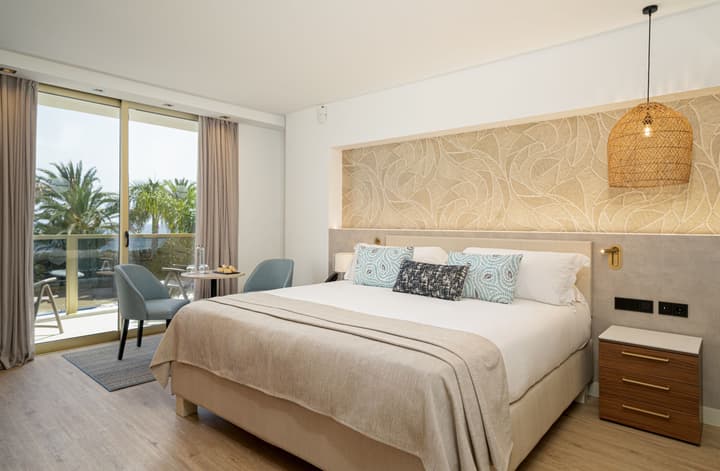 Sir Anthony Hotel