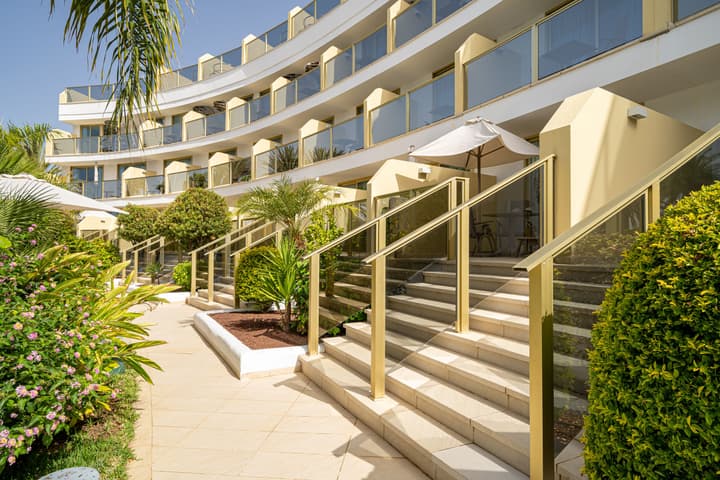 Sir Anthony Hotel