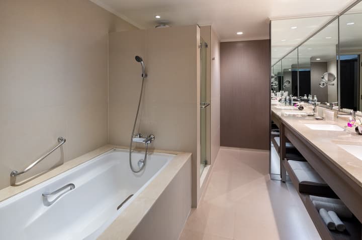 Crowne Plaza Bangkok Lumpini Park by IHG