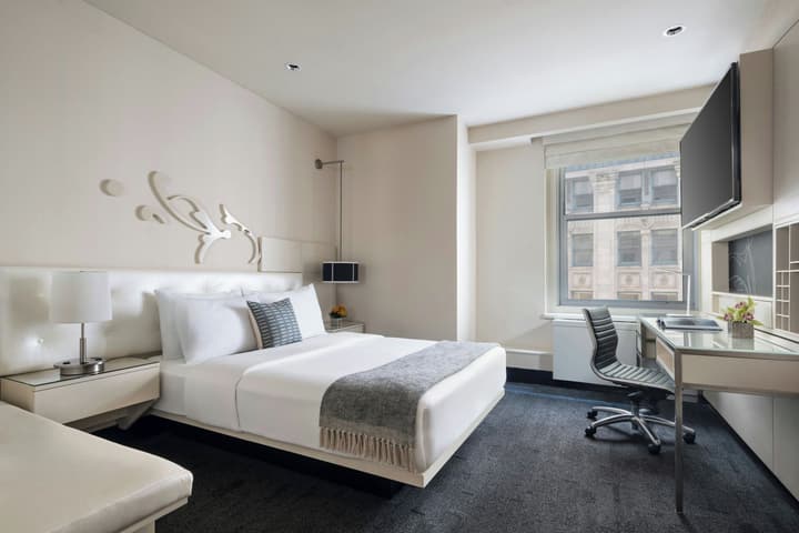 THE MIDLAND HOTEL, Chicago, a Tribute Portfolio Hotel