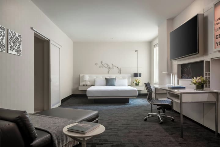THE MIDLAND HOTEL, Chicago, a Tribute Portfolio Hotel