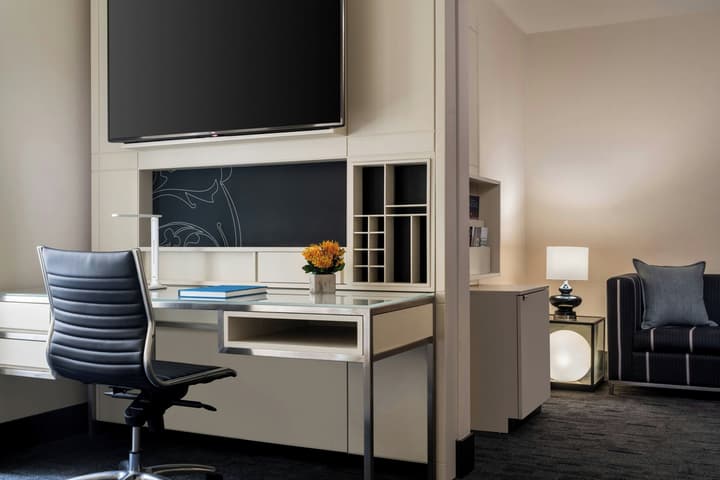 THE MIDLAND HOTEL, Chicago, a Tribute Portfolio Hotel