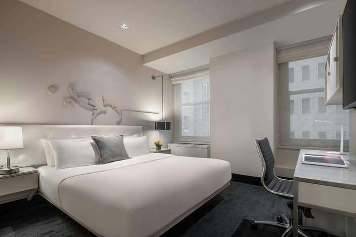 THE MIDLAND HOTEL, Chicago, a Tribute Portfolio Hotel