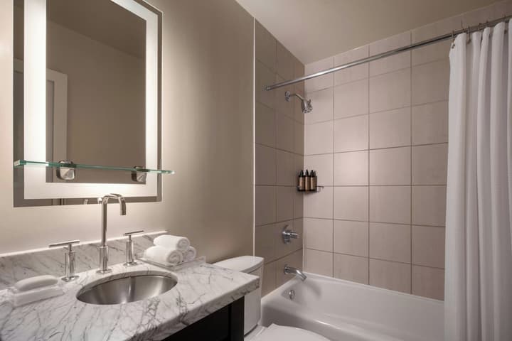 THE MIDLAND HOTEL, Chicago, a Tribute Portfolio Hotel