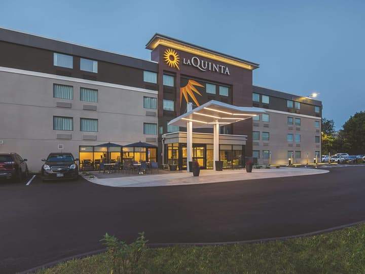 La Quinta Inn & Suites by Wyndham Portland DT/Maine Med