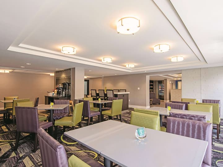 La Quinta Inn & Suites by Wyndham Portland DT/Maine Med