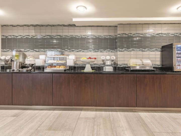 La Quinta Inn & Suites by Wyndham Portland DT/Maine Med