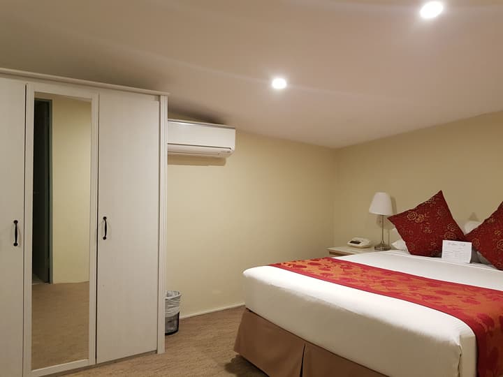 Twin Towers Inn