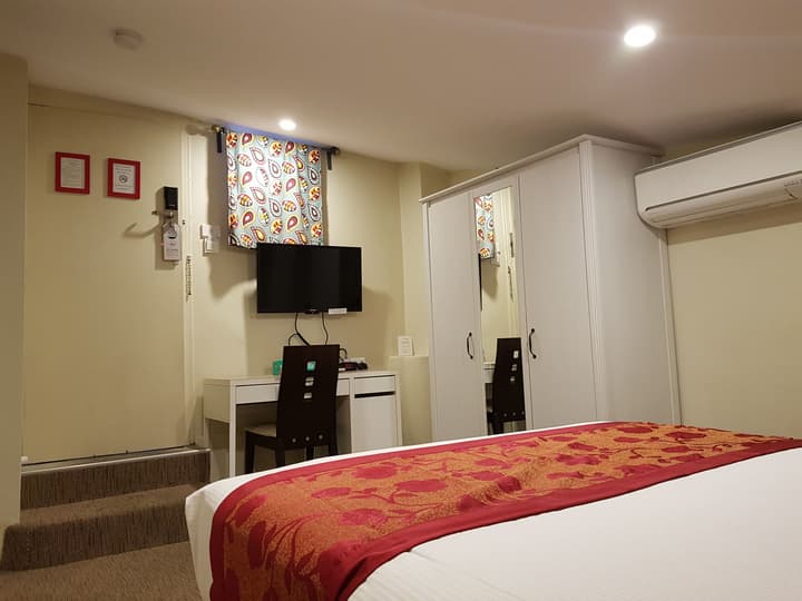 Twin Towers Inn