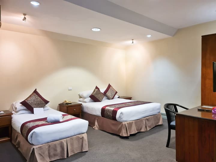 Twin Towers Inn