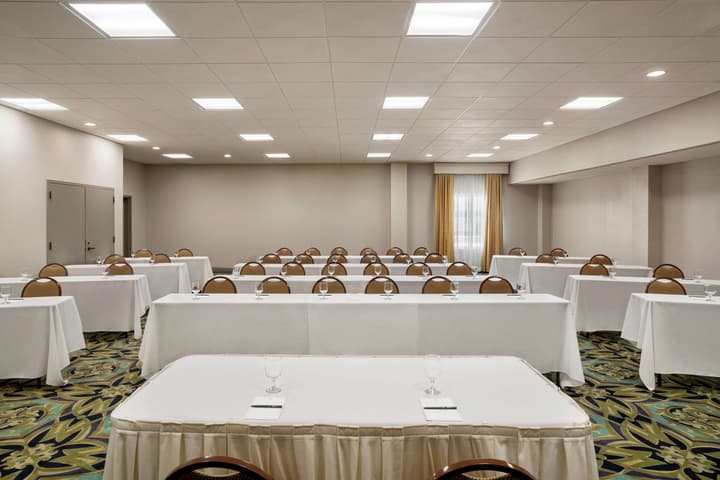 Embassy Suites by Hilton Brunswick