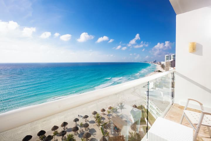 Krystal Cancun