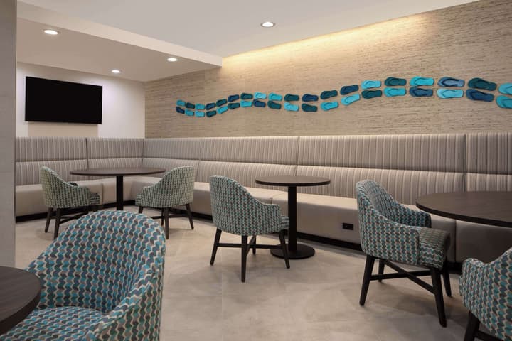 DoubleTree Suites by Hilton Orlando - Disney Springs® Area