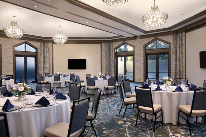 DoubleTree Suites by Hilton Orlando - Disney Springs® Area
