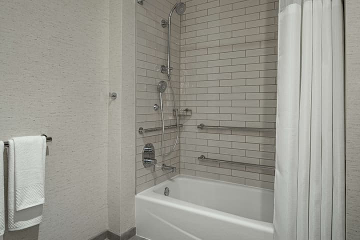 DoubleTree Suites by Hilton Orlando - Disney Springs® Area