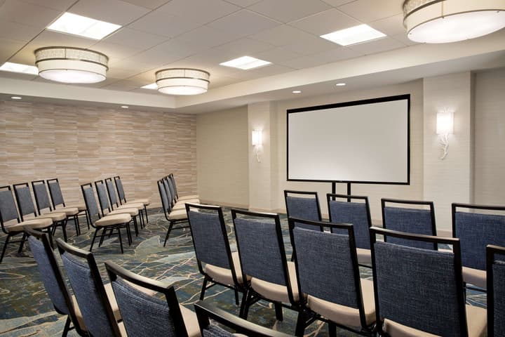 DoubleTree Suites by Hilton Orlando - Disney Springs® Area