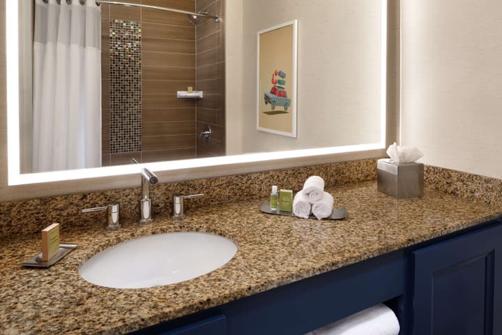 DoubleTree Suites by Hilton Orlando - Disney Springs® Area