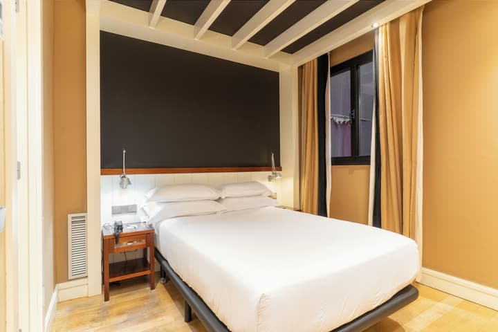 U232 Hotel