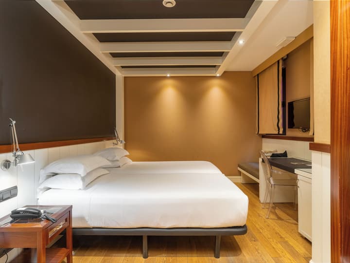 U232 Hotel