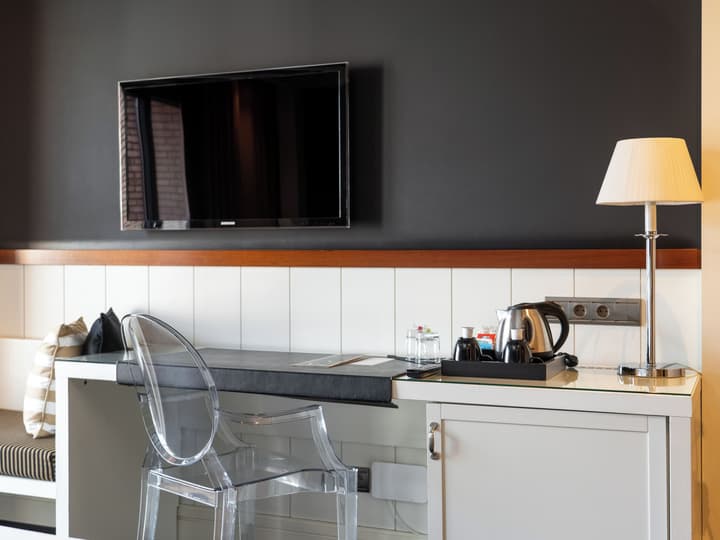 U232 Hotel