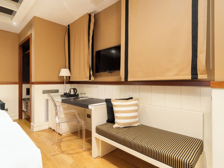 U232 Hotel