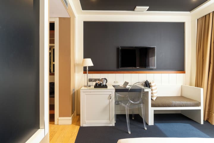 U232 Hotel