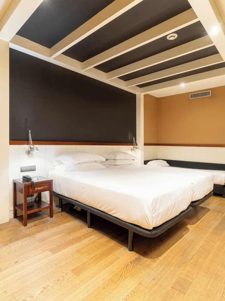 U232 Hotel