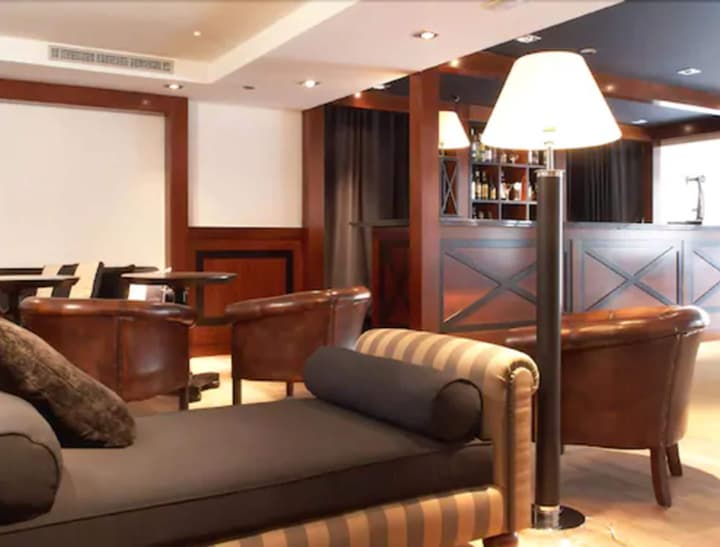 U232 Hotel