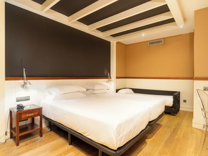 U232 Hotel