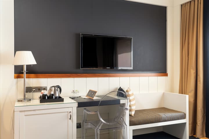 U232 Hotel