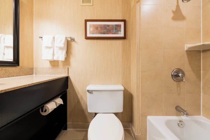 Crowne Plaza Newark Airport by IHG