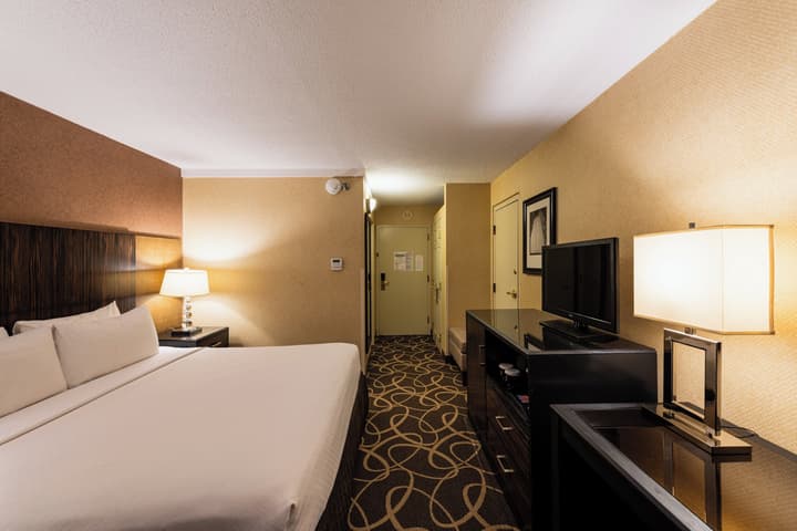 Crowne Plaza Newark Airport by IHG