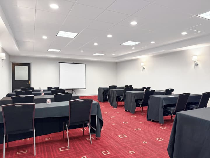 Crowne Plaza Newark Airport by IHG