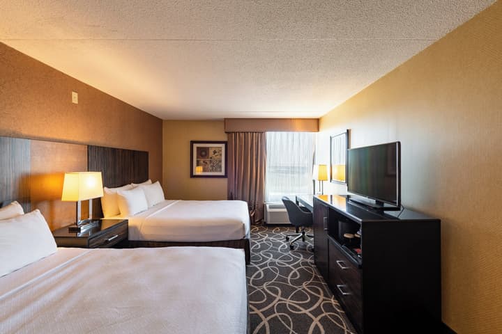 Crowne Plaza Newark Airport by IHG