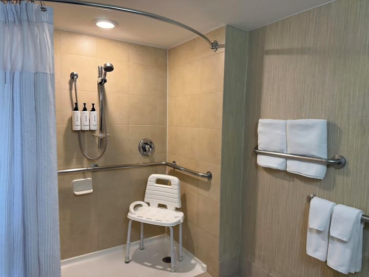 Crowne Plaza Newark Airport by IHG