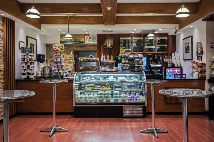 Crowne Plaza Newark Airport by IHG