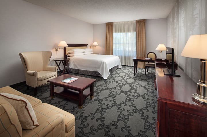 Anaheim Majestic Garden Hotel