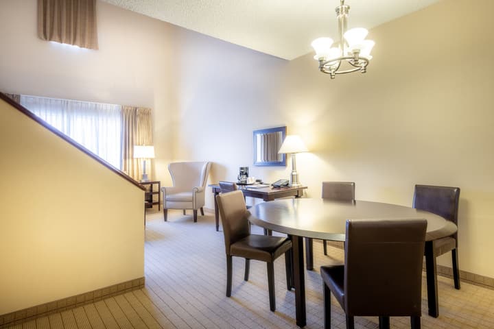 Anaheim Majestic Garden Hotel