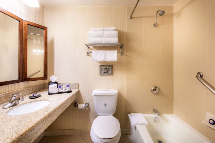 Anaheim Majestic Garden Hotel
