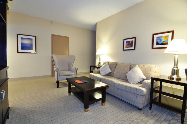 Anaheim Majestic Garden Hotel