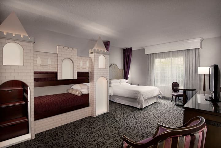 Anaheim Majestic Garden Hotel