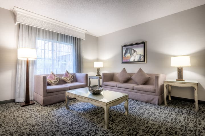 Anaheim Majestic Garden Hotel