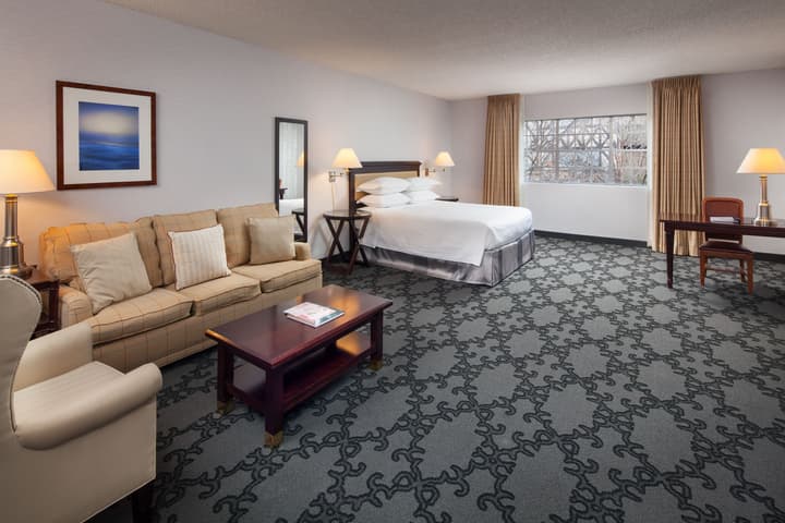 Anaheim Majestic Garden Hotel