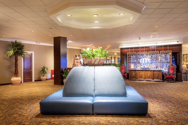 Anaheim Majestic Garden Hotel