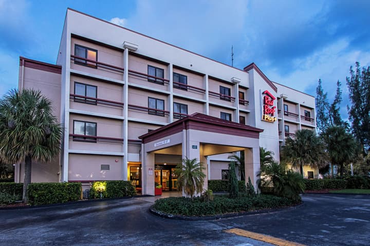 Red Roof Inn PLUS+ Miami Airport