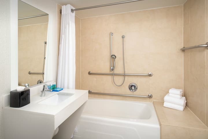 Holiday Inn Express Boston - Saugus by IHG