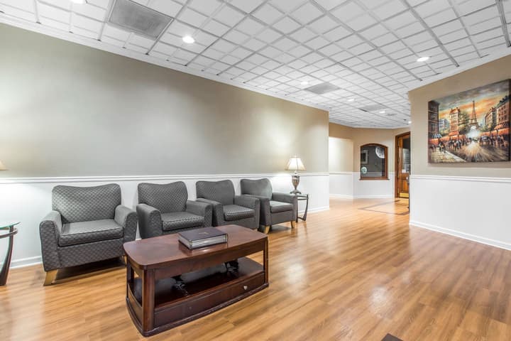 Quality Inn Savannah Midtown