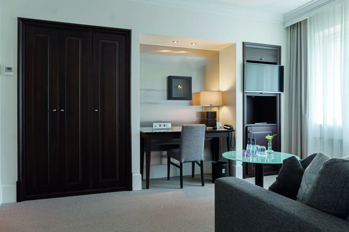 Elite Park Avenue Hotel