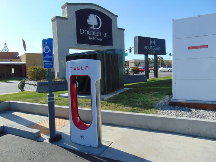 DoubleTree by Hilton Hotel Bakersfield