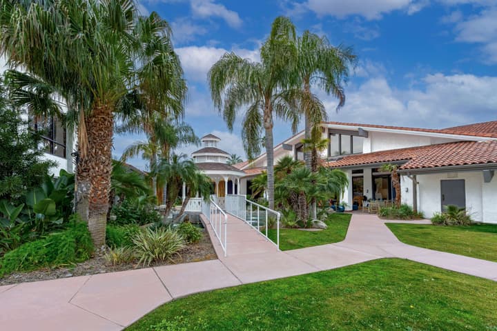 DoubleTree by Hilton Hotel Bakersfield